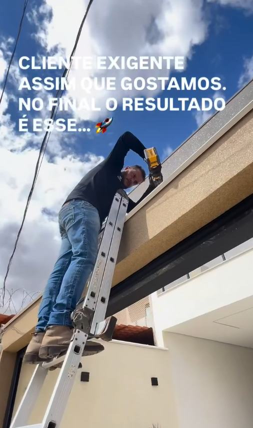 Profissional da TS Line realizando instalação de segurança